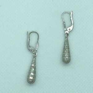 💛 10k White Gold Textured Tear Drop Earrings